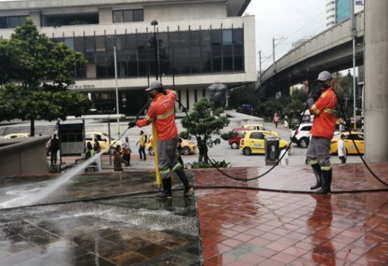 coronavirus en Medellín aseo de las calles