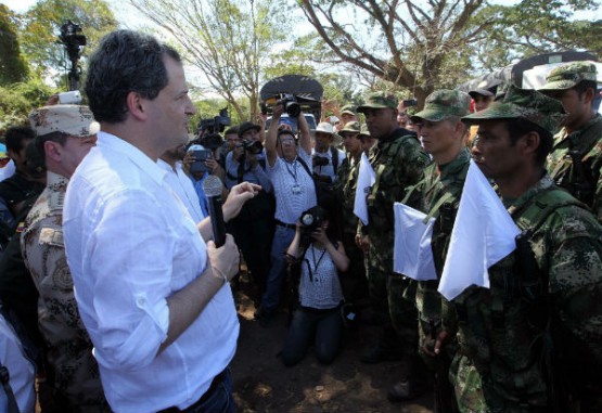 Gobierno y Farc proclaman el fin de 52 años de conflicto y llegada de la paz