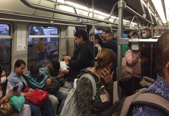 Aglomeración en Metro de Medellín