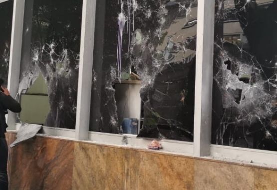 Daños al edificio del Icetex