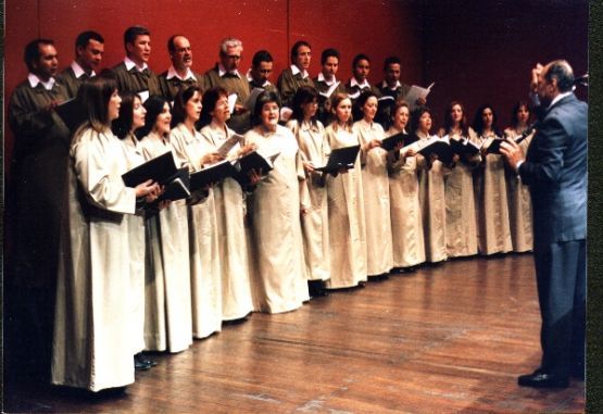 Homenaje del Ensamble Vocal de Medellín al maestro Blas Emilio Atehortúa