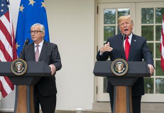 Trump y Jean-Claude Juncker
