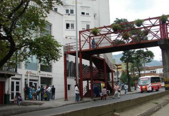Puente peatonal