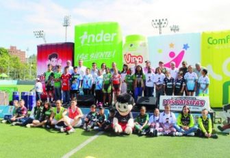 Entrega de uniformes Festival